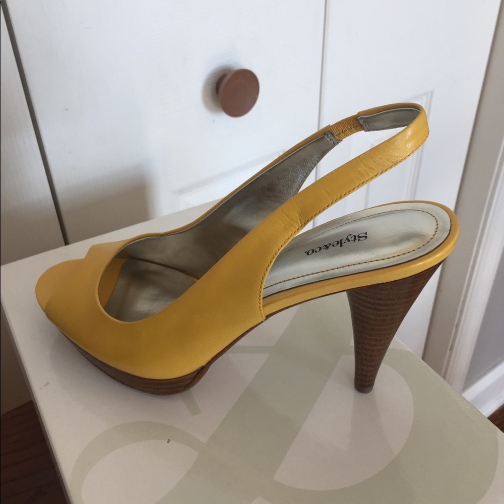 Lemon yellow style & co heels